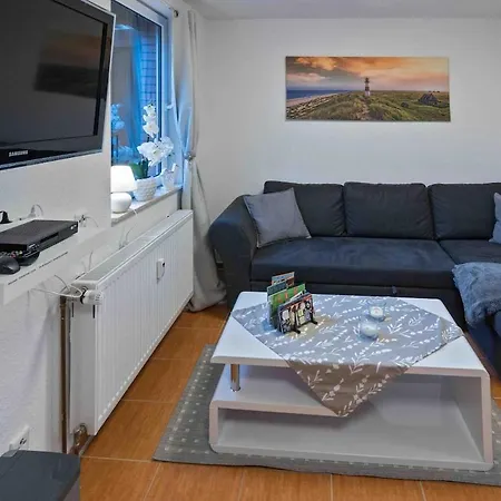 Gemuetliches Mit Kueche Und Terrasse Emden